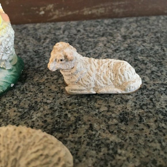 Vintage Mid-Century Chalk Chalk Ware Shepherd & Three Sheep - Picture 5 of 7